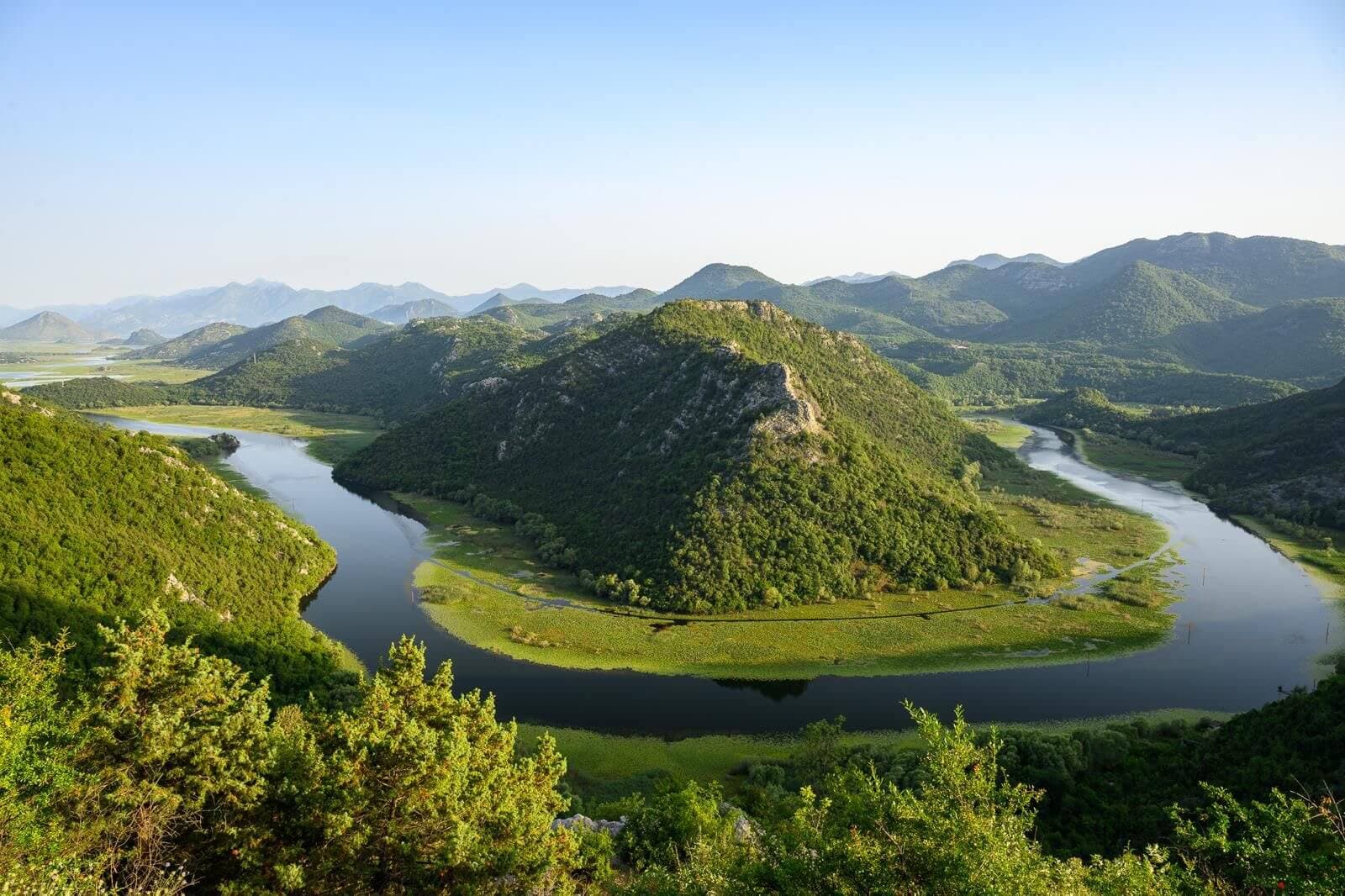 Vista aérea del parque nacional del lago Skadar